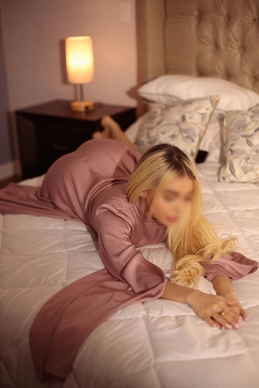 Escort Melissa, 23 Jahre, München — Blond, Dinnerbegleitung
